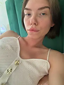 Snapshot of Lisaaa_Alisa chatting on June 2026 10:48:02 AM Lisaaa Alisa online show from June 2026 10:48:02 AM