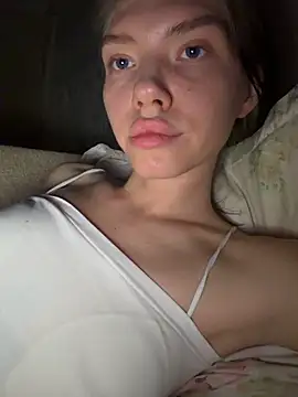 Snapshot of Lisaaa_Alisa chatting on June 2026 06:53:01 PM Lisaaa Alisa online show from June 2026 06:53:01 PM