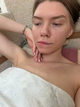 Snapshot of Lisaaa_Alisa chatting on June 2026 03:03:02 AM Lisaaa Alisa online show from June 2026 03:03:02 AM