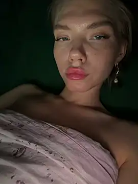 Snapshot of Lisaaa_Alisa chatting on June 2026 09:12:01 PM Lisaaa Alisa online show from June 2026 09:12:01 PM