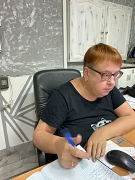 Klio5678 online show from November 2025 07:18:01 PM