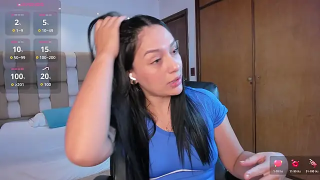 carina rossi online show from December 2025 01:01:02 PM