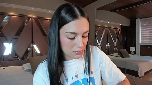 carina rossi online show from October 2025 12:24:01 PM