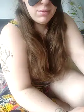 FrancaiseLynne online show from February 2025 10:22:01 AM