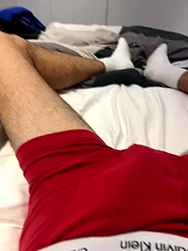 h0rnyguy001 online show from November 2025 10:35:01 PM