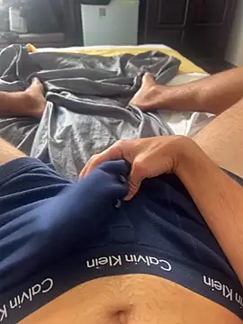 h0rnyguy001 online show from February 2026 03:06:01 AM