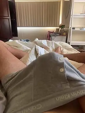 h0rnyguy001 online show from May 2026 12:37:01 AM