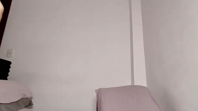 Snapshot of caarlywhitee chatting on January 2026 01:20:02 AM caarlywhitee online show from January 2026 01:20:02 AM