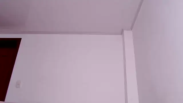 caarlywhitee online show from September 2025 08:20:02 PM