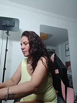 Marie Mature online show from November 2025 02:10:01 AM