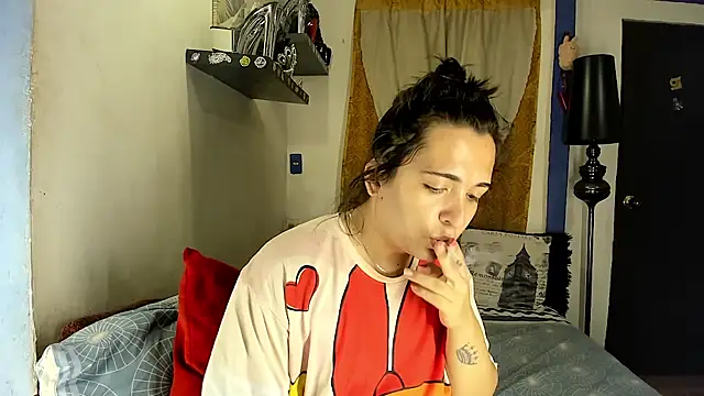 SARAMISHA online show from May 2026 06:52:02 PM