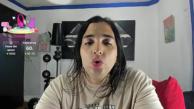 SARAMISHA online show from January 2026 01:39:01 PM