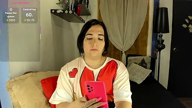 SARAMISHA online show from October 2025 02:05:01 PM