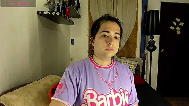 SARAMISHA online show from November 2025 04:01:02 PM