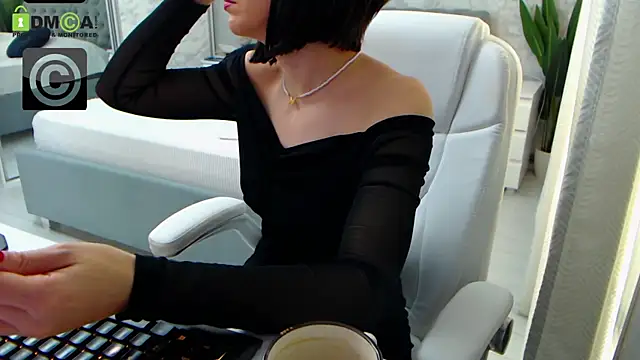 Snapshot of Ellysse_ chatting on December 2024 08:45:02 AM Ellysse  online show from December 2024 08:45:02 AM