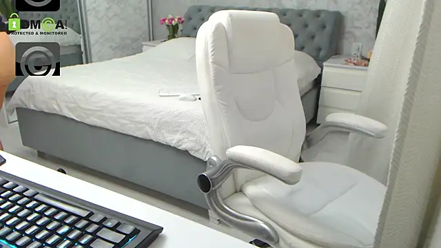 Snapshot of Ellysse_ chatting on November 2025 10:53:02 AM Ellysse online show from November 2025 10:53:02 AM