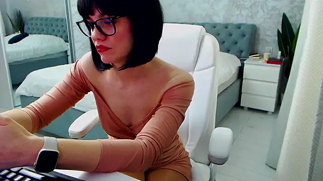 Snapshot of Ellysse_ chatting on February 2026 11:42:02 AM Ellysse online show from February 2026 11:42:02 AM