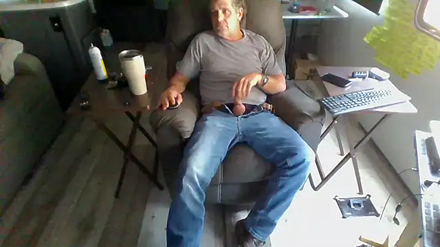 lateniter online show from February 2026 06:18:01 PM