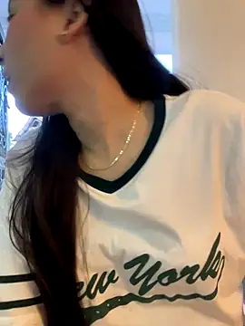 Snapshot of LittleDoll___ chatting on November 2025 10:36:02 PM LittleDoll online show from November 2025 10:36:02 PM