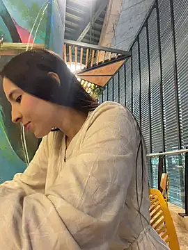 LittleDoll    online show from April 2026 01:04:02 PM