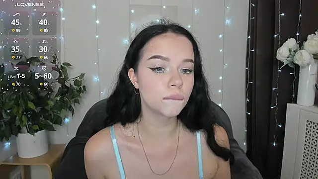 Lori  Hell online show from October 2025 02:23:02 AM