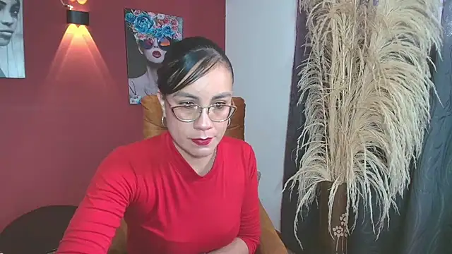 Snapshot of Agata-Moon chatting on March 2025 04:15:02 PM Agata-Moon online show from March 2025 04:15:02 PM