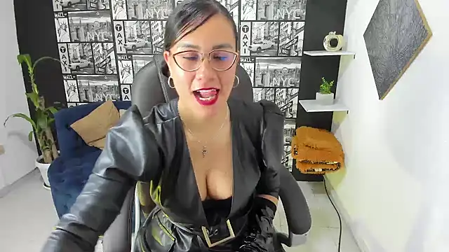 Snapshot of Agata-Moon chatting on March 2025 05:45:02 PM Agata-Moon online show from March 2025 05:45:02 PM