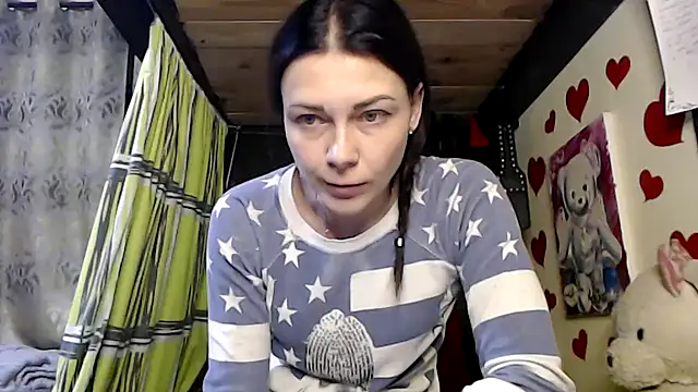 Snapshot of HarleyQuinn_69 chatting on January 2025 07:35:02 PM HarleyQuinn 69 online show from January 2025 07:35:02 PM