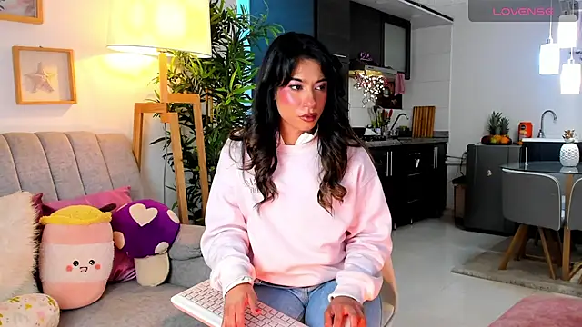 Snapshot of Issa_cooper chatting on October 2025 12:22:01 AM Issa cooper online show from October 2025 12:22:01 AM