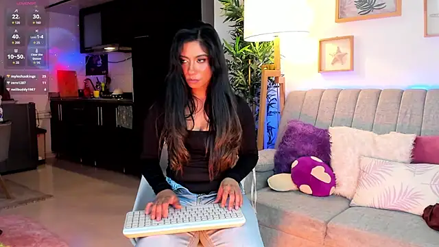 Snapshot of Issa_cooper chatting on June 2026 02:24:02 AM Issa cooper online show from June 2026 02:24:02 AM