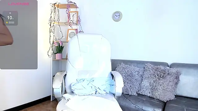 Snapshot of Issa_cooper chatting on November 2025 03:04:02 PM Issa cooper online show from November 2025 03:04:02 PM