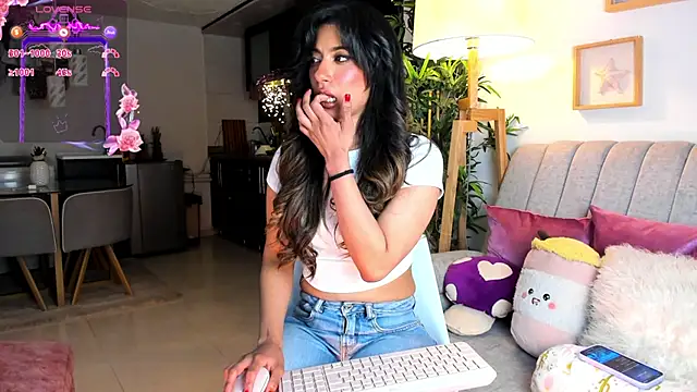 Issa cooper online show from November 2025 11:19:02 PM