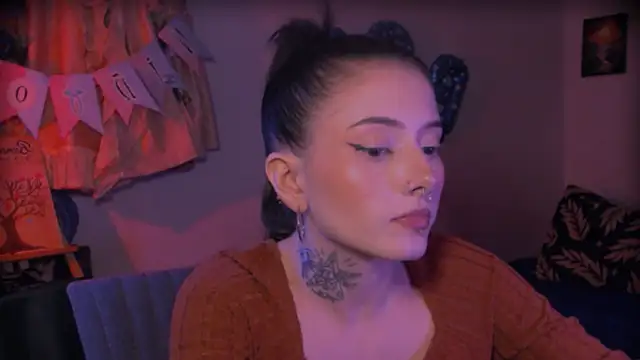 LiliJones  online show from April 2026 06:58:01 PM