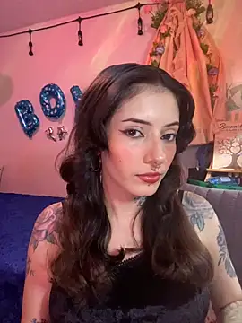 LiliJones  online show from April 2026 07:17:01 PM