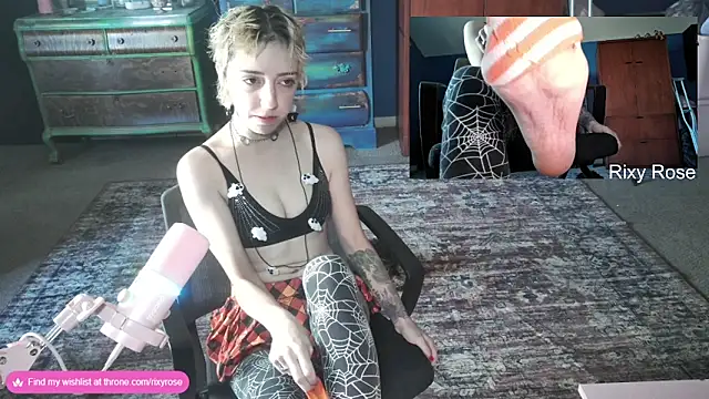 Trixyrose online show from October 2025 02:35:02 PM