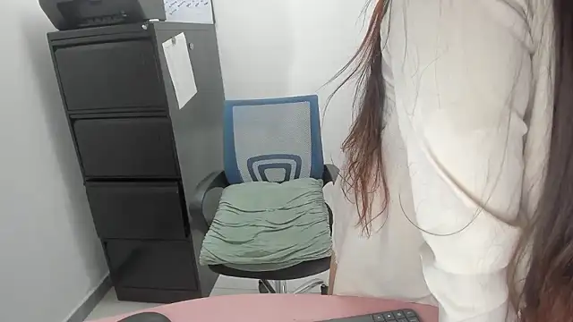 Luna Dumont online show from February 2026 12:25:02 PM