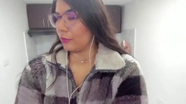 Luna Dumont online show from February 2026 11:00:02 AM