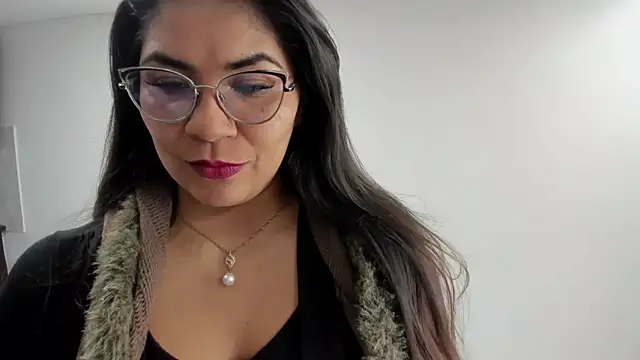Luna Dumont online show from October 2025 06:11:01 PM