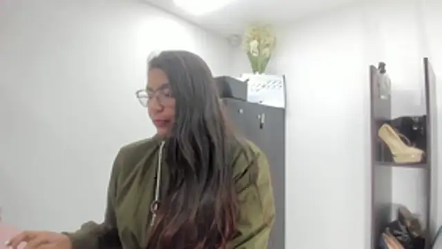 Snapshot of Luna_Dumont chatting on January 2026 11:17:02 AM Luna Dumont online show from January 2026 11:17:02 AM