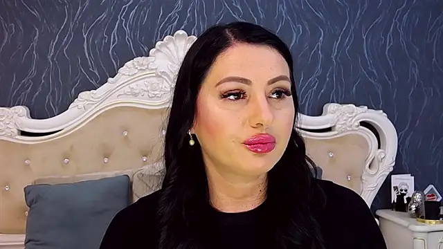 Snapshot of Lauren_Saint chatting on October 2025 02:43:02 PM Lauren Saint online show from October 2025 02:43:02 PM