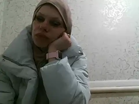 Julie Silver online show from February 2025 06:37:01 PM