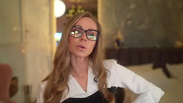 eva fashionista online show from May 2026 08:29:02 PM