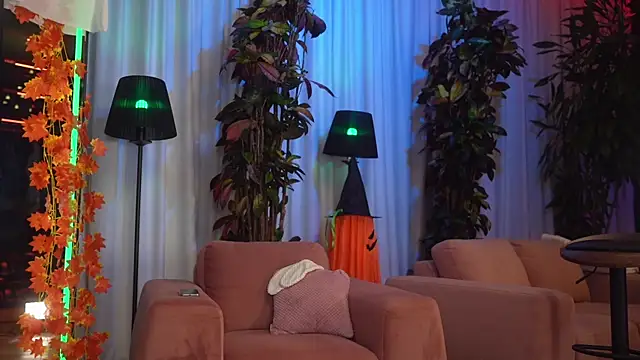 eva fashionista online show from October 2025 06:49:01 PM