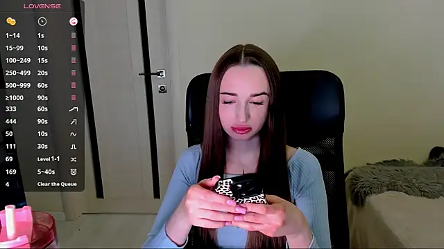 Kimmberr online show from December 2025 02:11:02 AM