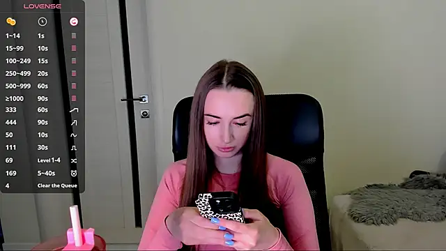 Kimmberr online show from October 2025 06:56:01 AM