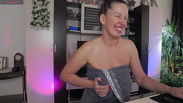 SheilaRyan online show from March 2026 06:04:01 AM