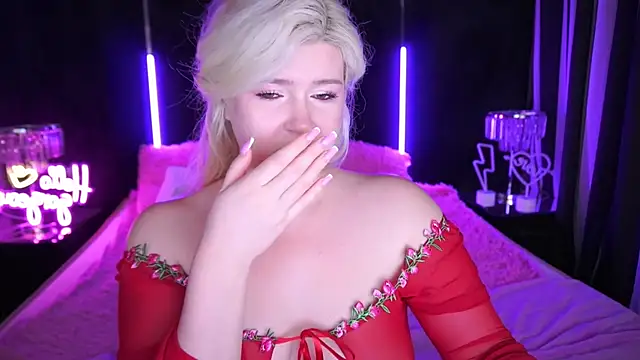 Snapshot of CocoSecretss chatting on October 2025 06:45:01 AM CocoSecretss online show from October 2025 06:45:01 AM