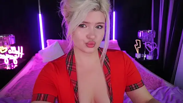 Snapshot of CocoSecretss chatting on October 2025 07:08:01 AM CocoSecretss online show from October 2025 07:08:01 AM