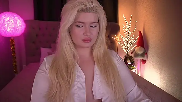 Snapshot of CocoSecretss chatting on December 2024 07:35:01 AM CocoSecretss online show from December 2024 07:35:01 AM