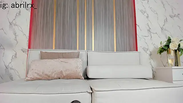 Dollar-girl online show from February 2026 02:06:01 PM